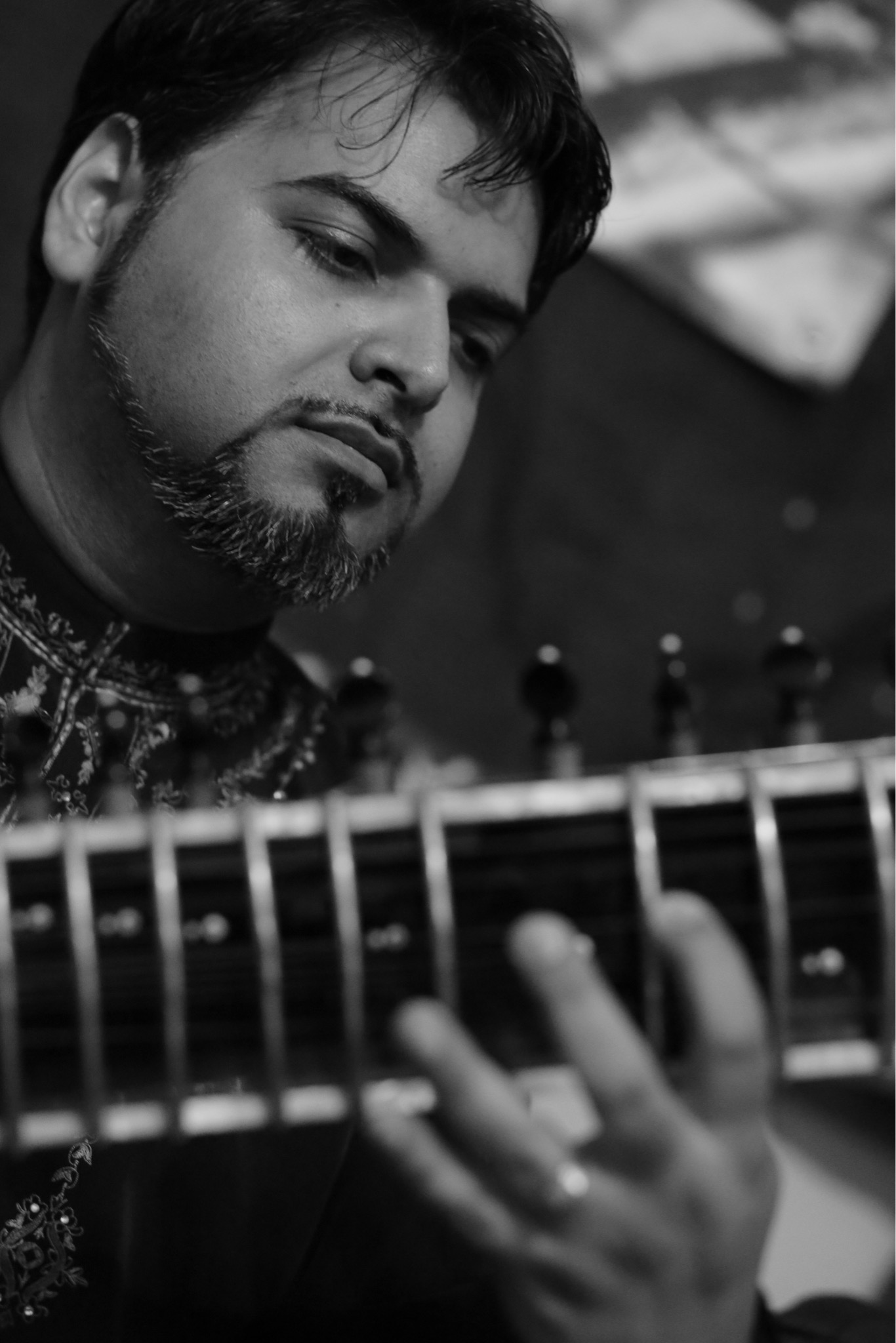 Avi_Sitar_BW